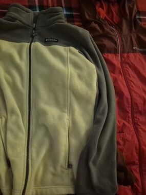 Columbia Lightweight Fleece Jacket And Raincoat